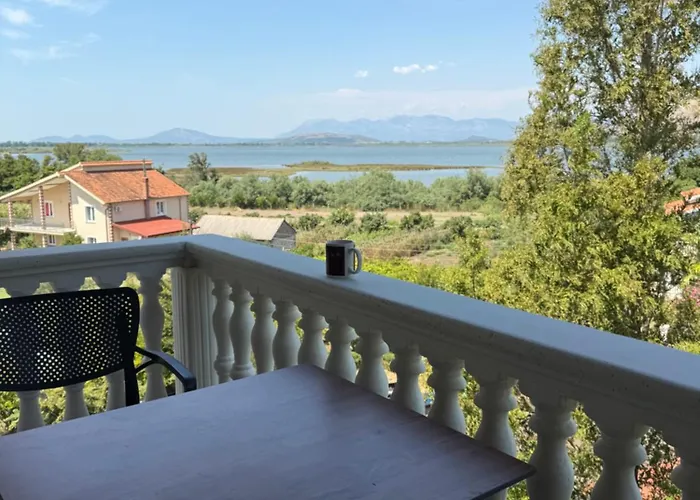 Viluni Apartment Baks-Rrjoll