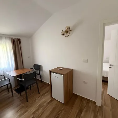 Viluni * Baks-Rrjoll